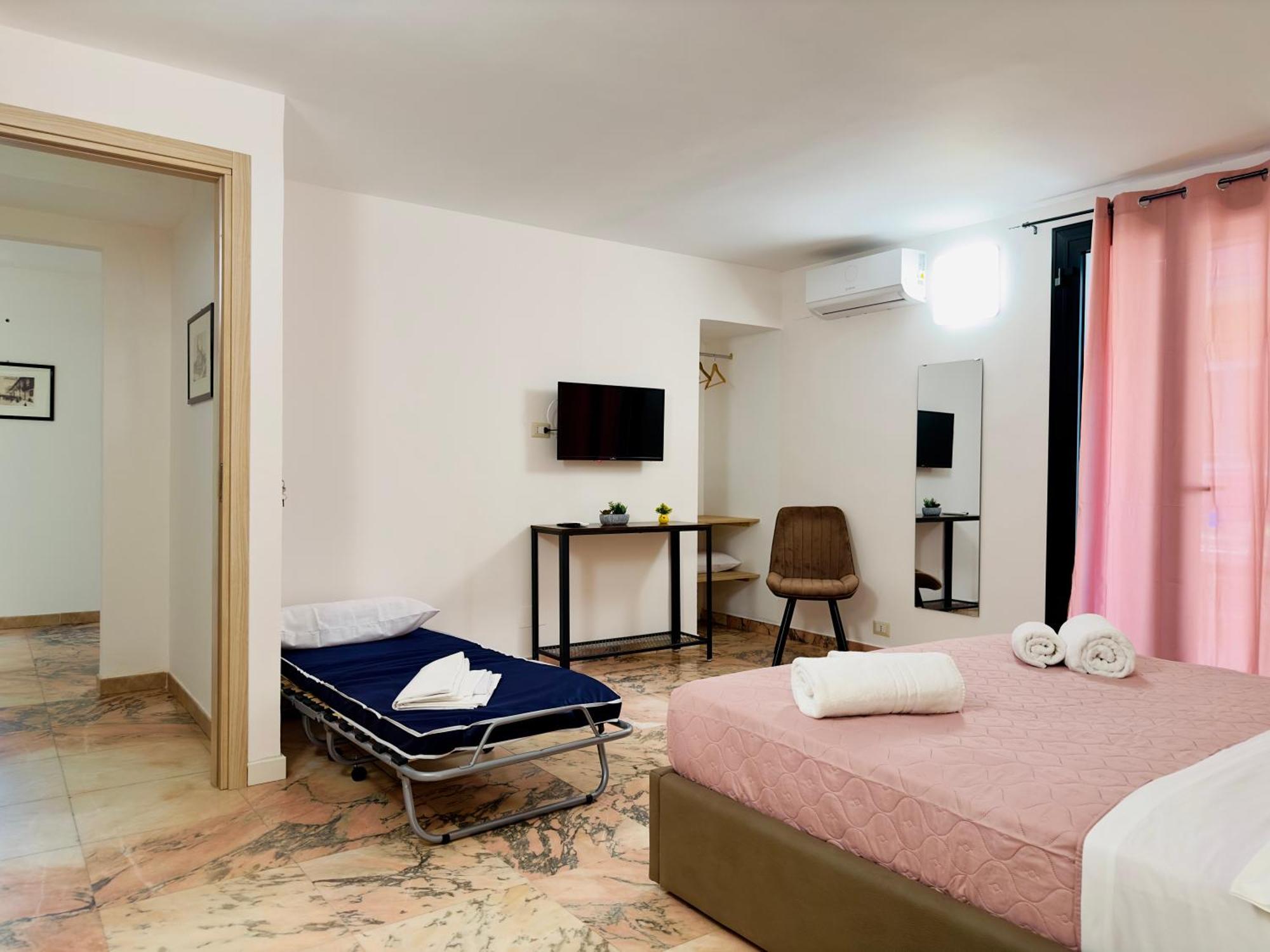 Unique Rooms In Centro Citta Bagno Privato E Climatizzatore Ragusa Exterior foto